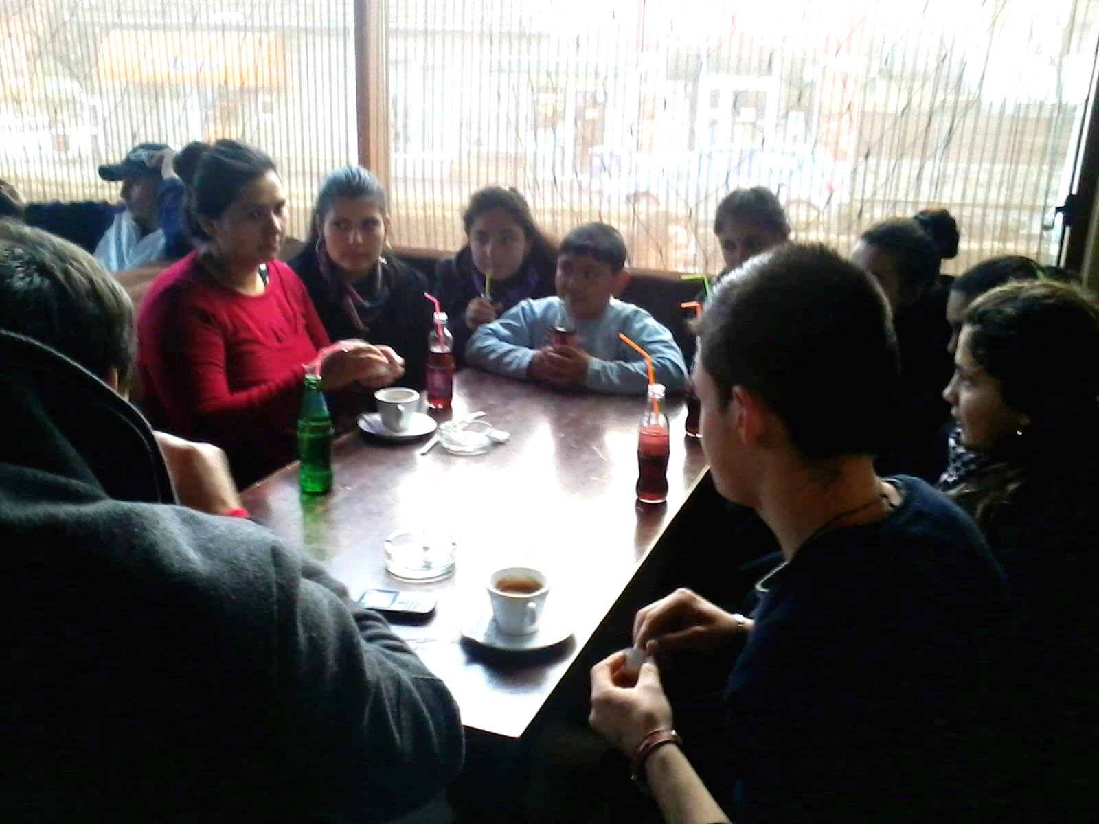 Copii participând la activități educaționale în Centrul de Zi Casa Nădejdii