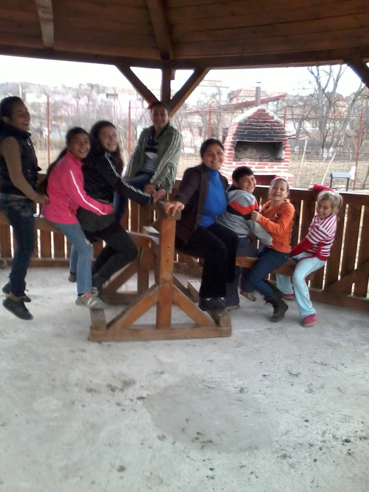 Masa caldă servită copiilor în timpul programului zilnic